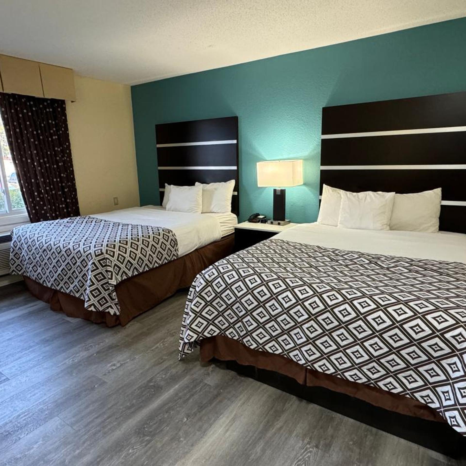 Room, Queen Bed