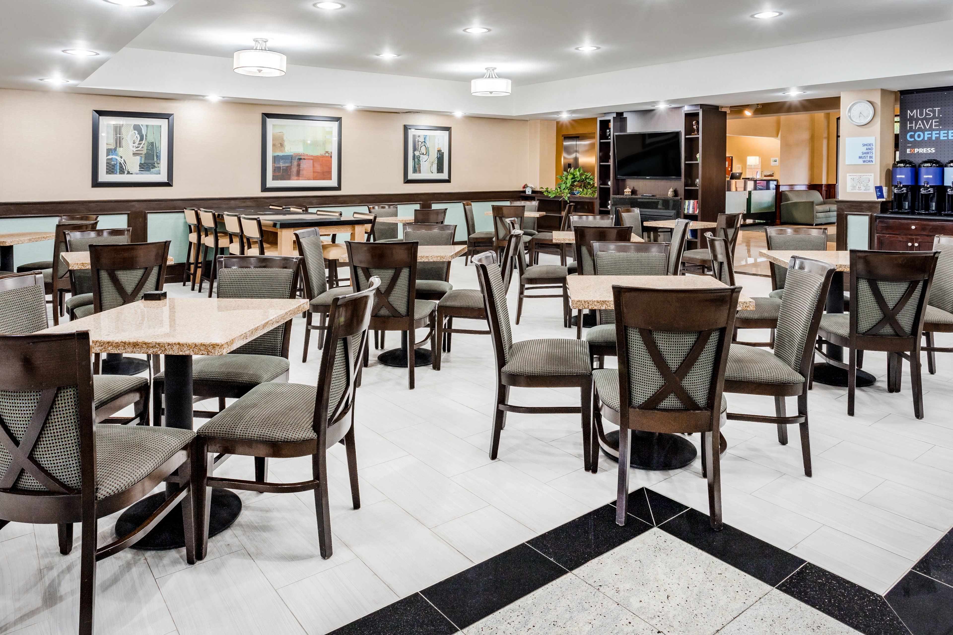 Holiday Inn Express Hotel Suites Canton 40/62