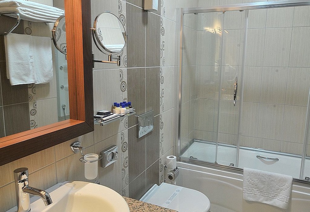 Rhiss Hotel Bostanci 13/64