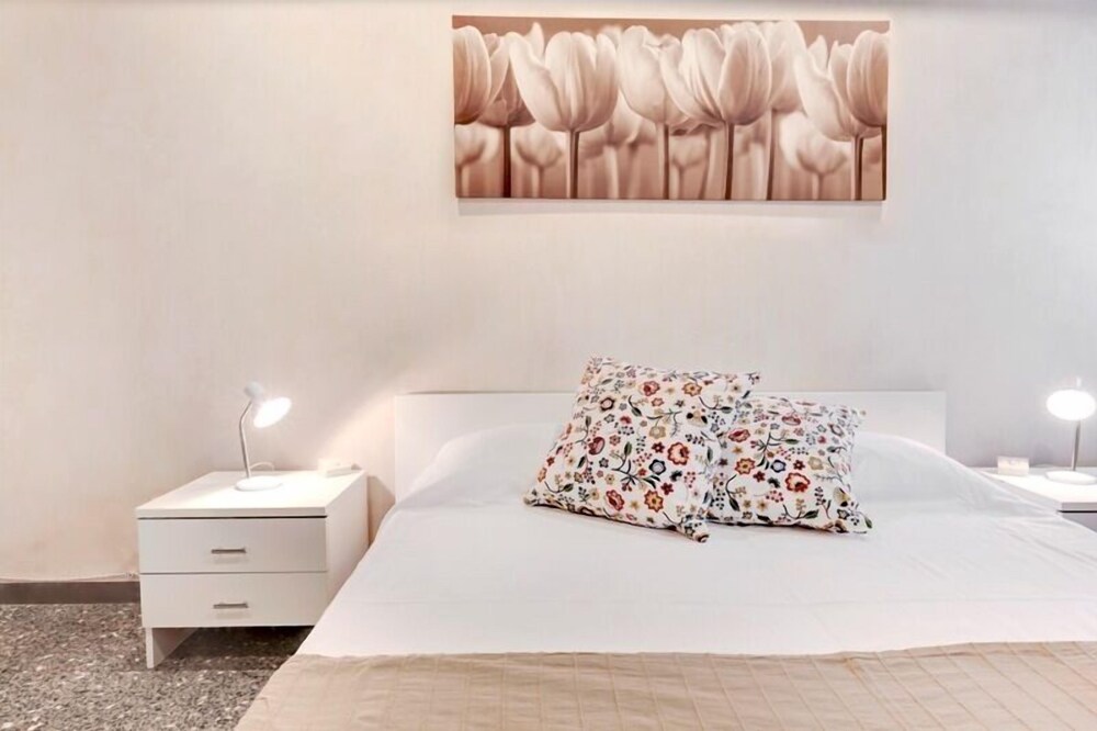Guggenheim Collection Venice Apartment 5/17
