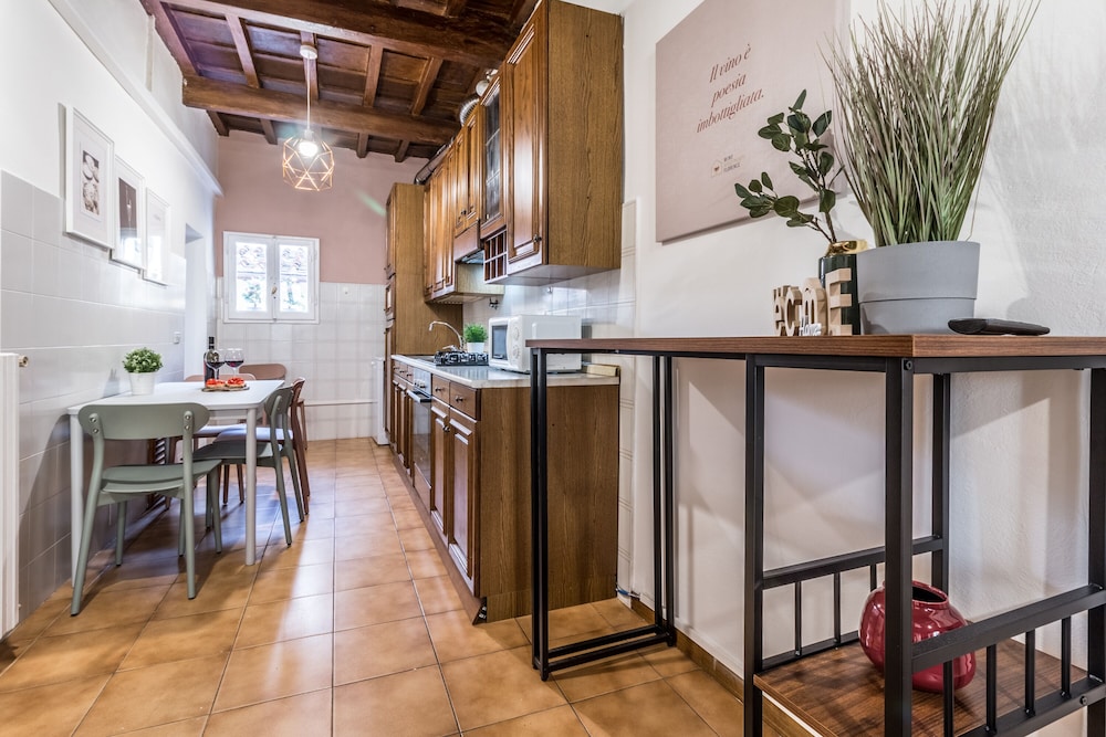 Wine Apartments Florence Sangiovese 33/40