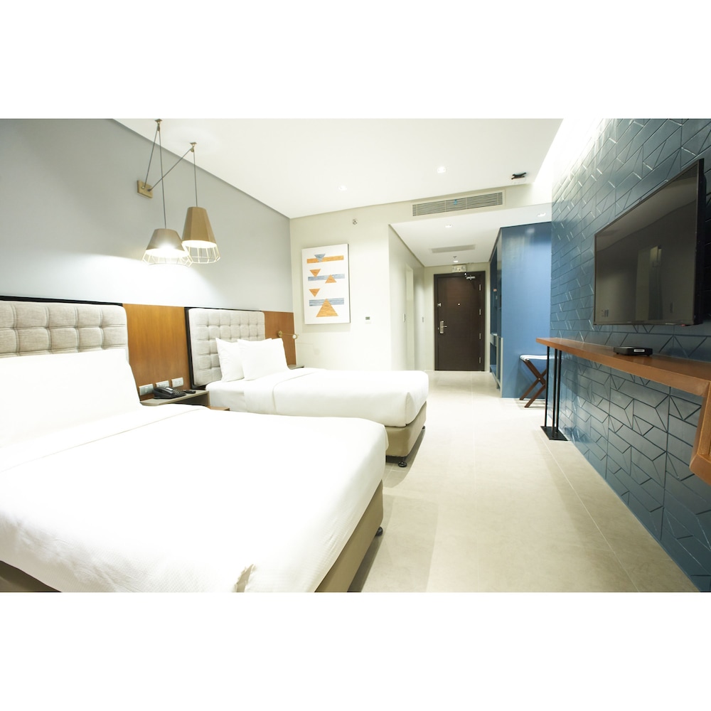 DELUXE, TWIN BEDS