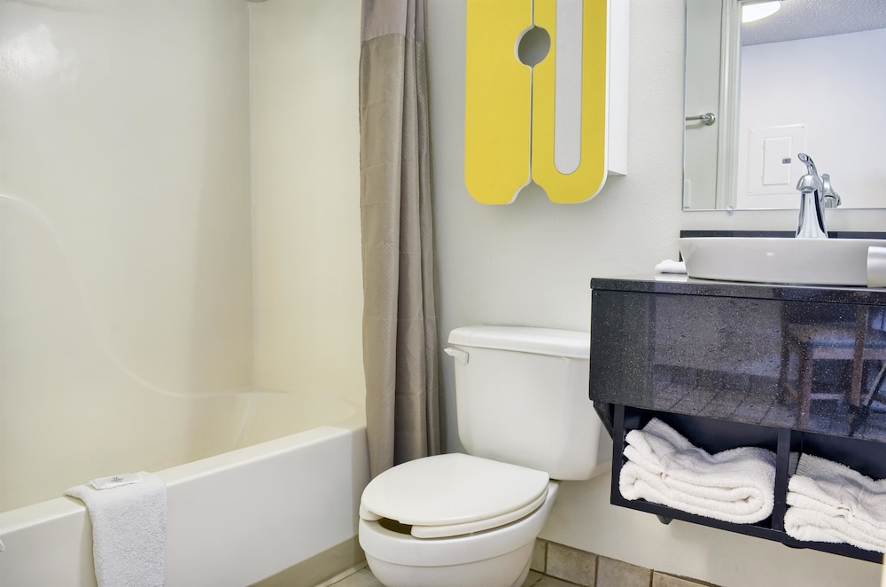 Studio 6 Extended Stay - Pascagoula, MS 41/42