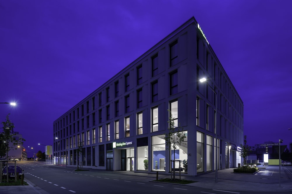 Holiday Inn Express Regensburg 1/46