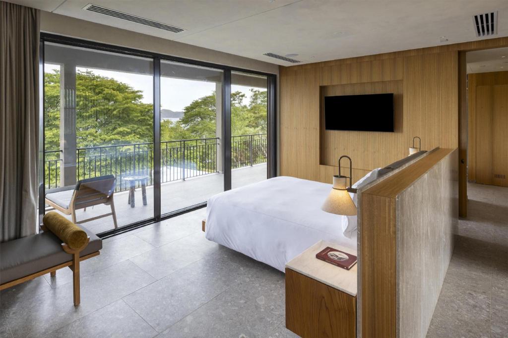 3 Bedrooms, Villa, Cliff Side, with Pool