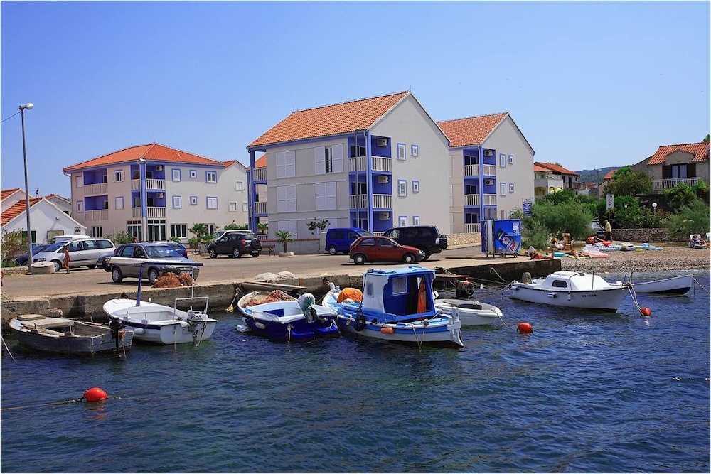 Aparthotel Marina Gromela 39/43