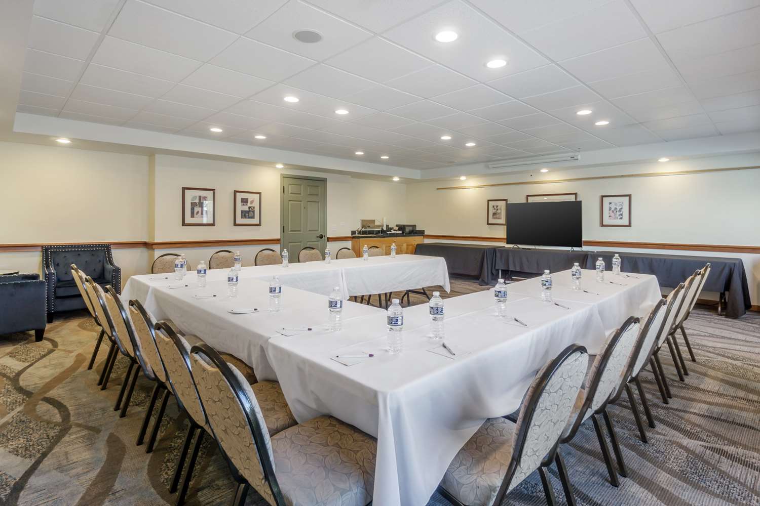 Best Western Plus Edmonds Harbor Inn 37/40