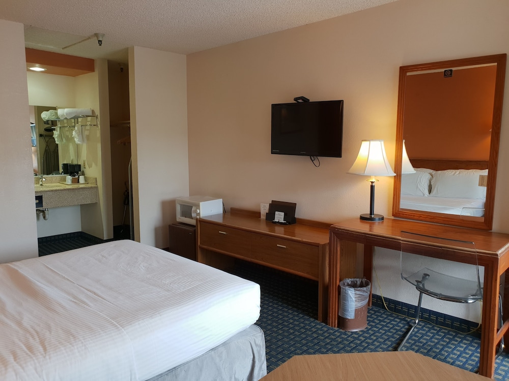 Downtown SLO Inn 28/60