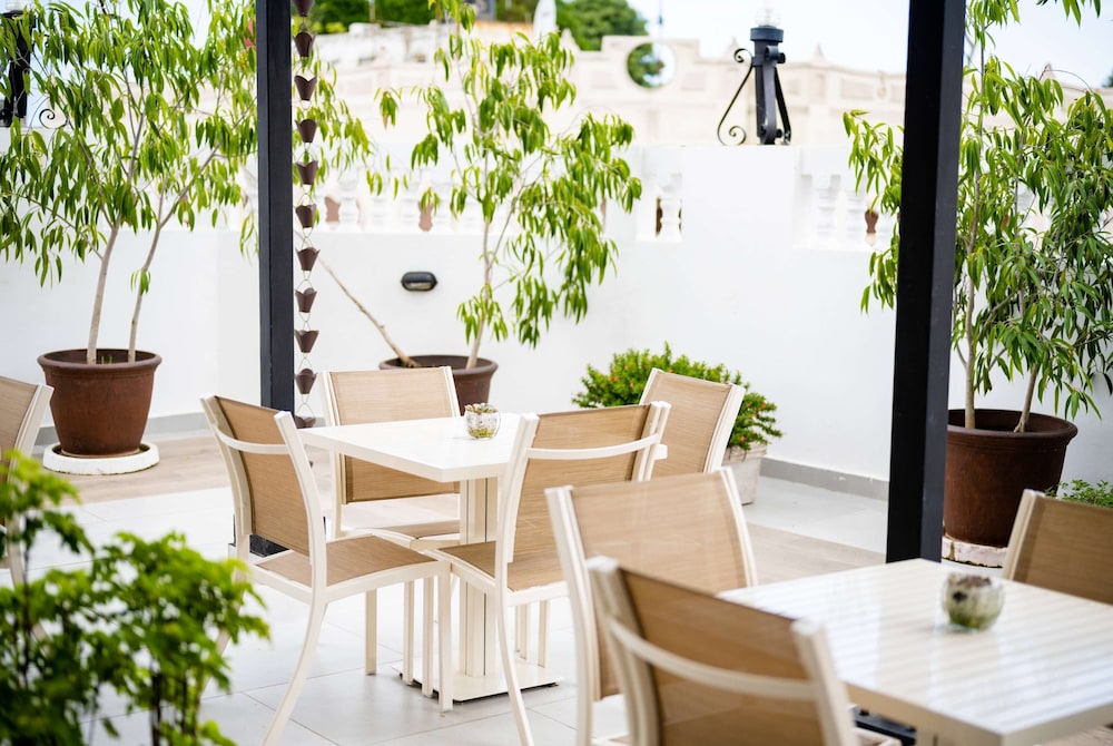 Gran Hotel Europa Santo Domingo, Trademark by Wyndham 50/50