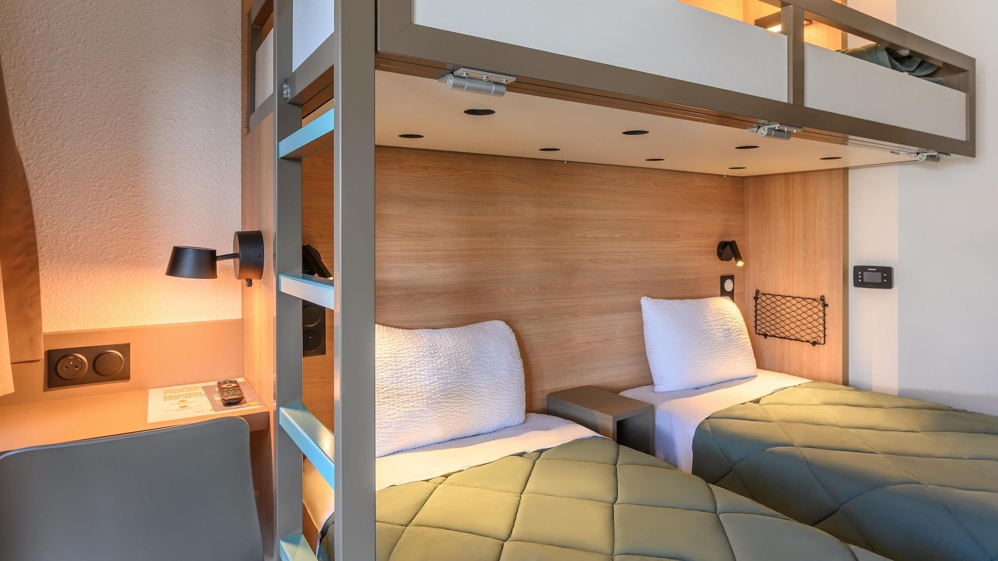 Standard, Multiple Beds