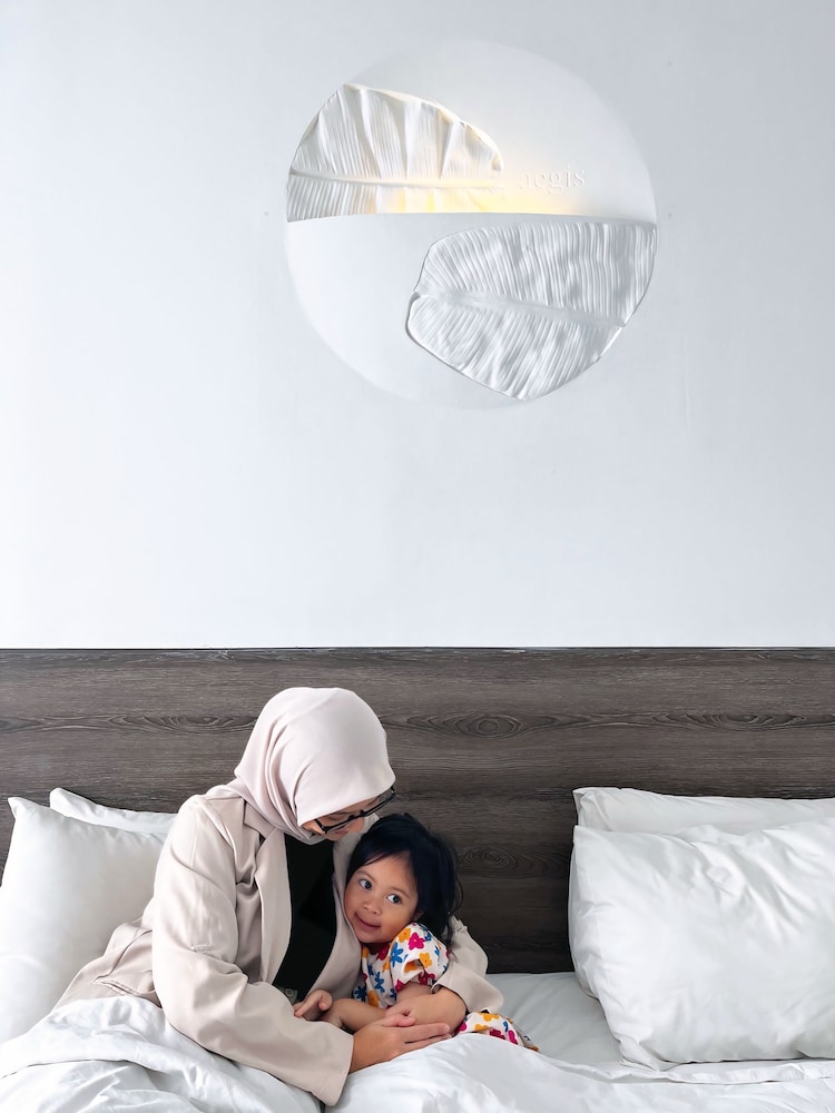 NOVOTEL BANDUNG 8/73