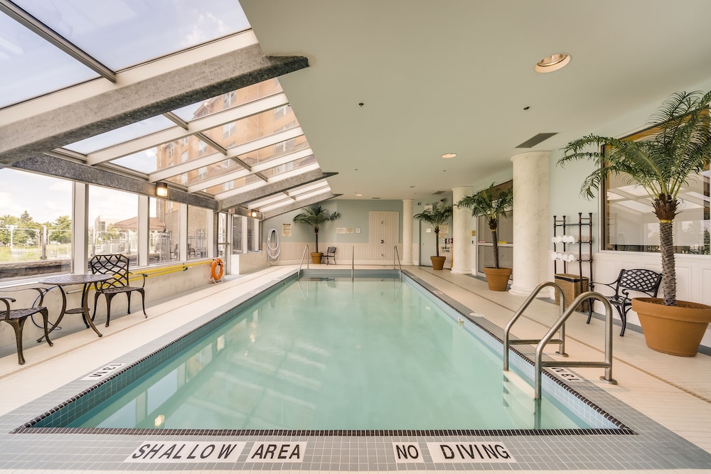 Monte Carlo Inns And Suites Downtown Markham 47/68