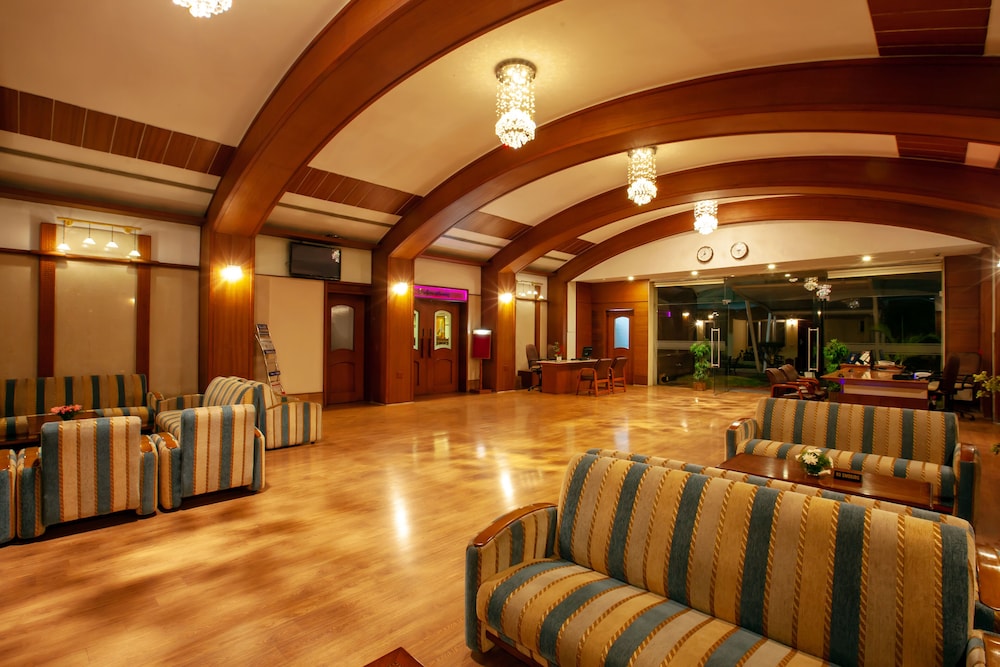 GRAND REGENT HOTEL 17/23
