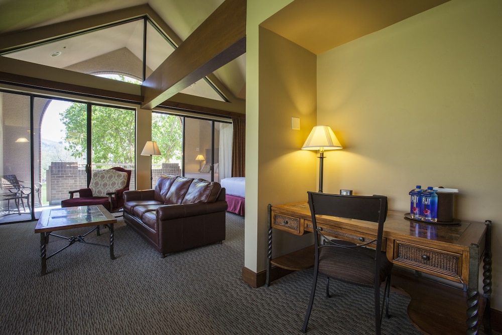Ventana Canyon Club and Lodge 30/53