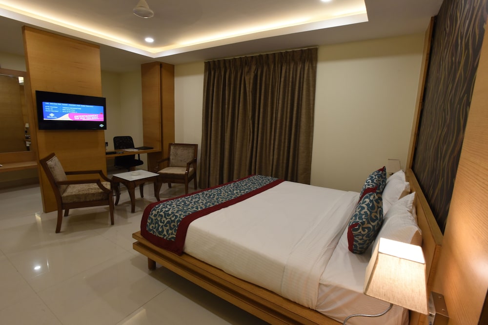 Hotel Grand Rajputana 6/17
