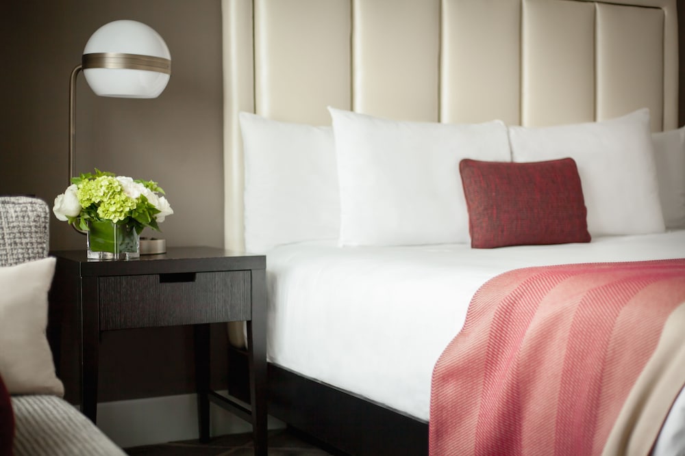 Hotel Commonwealth 16/65