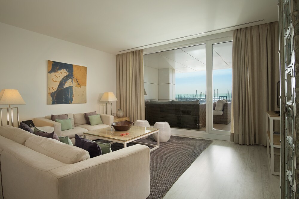 LAS SUITES DE PUERTO SHERRY 28/60