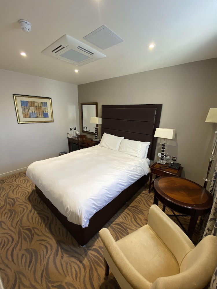 The Prom Hotel 22/50