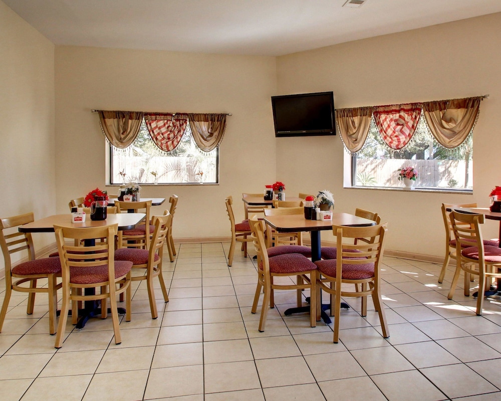 Twin Star Lodge Ex Econo Lodge Biloxi Beach North 28/33