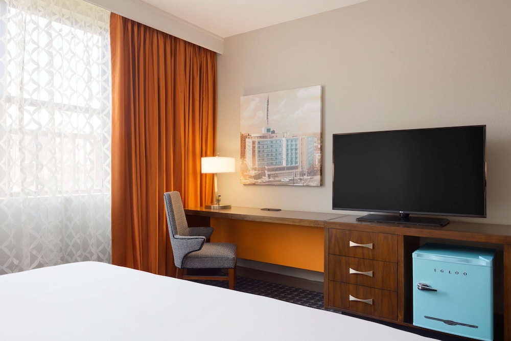 The American Hotel Atlanta Downtown, Tapestry by Hilton 65/81