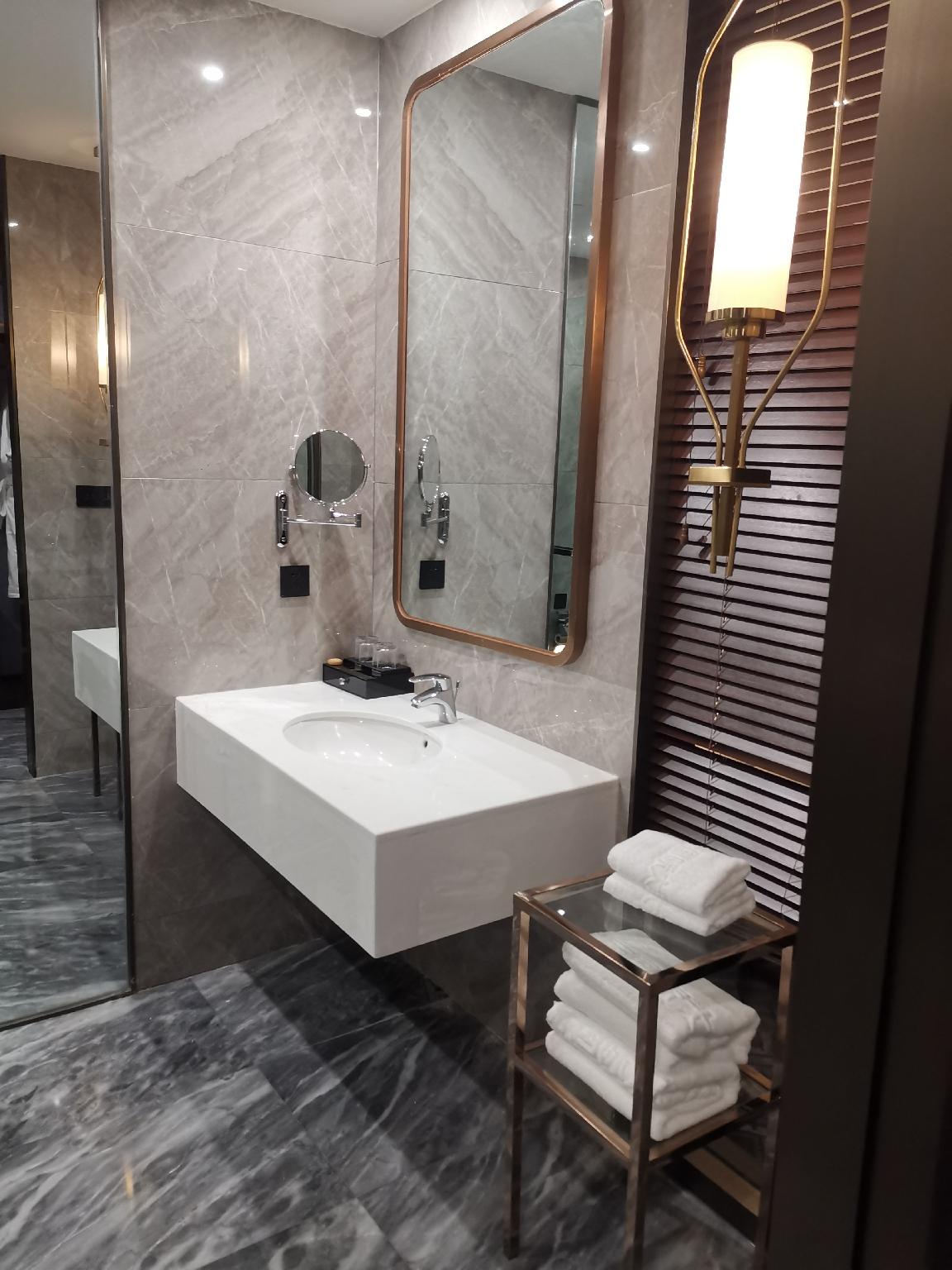 Yixiangting Juxi International Hotel 25/26