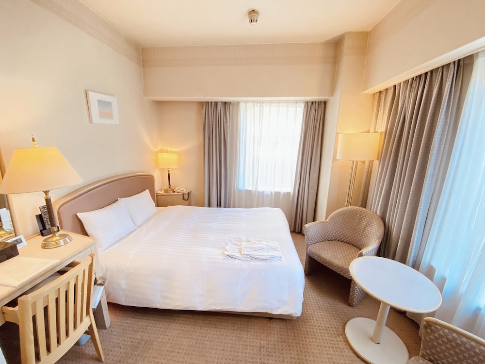 ROOM, DOUBLE BED