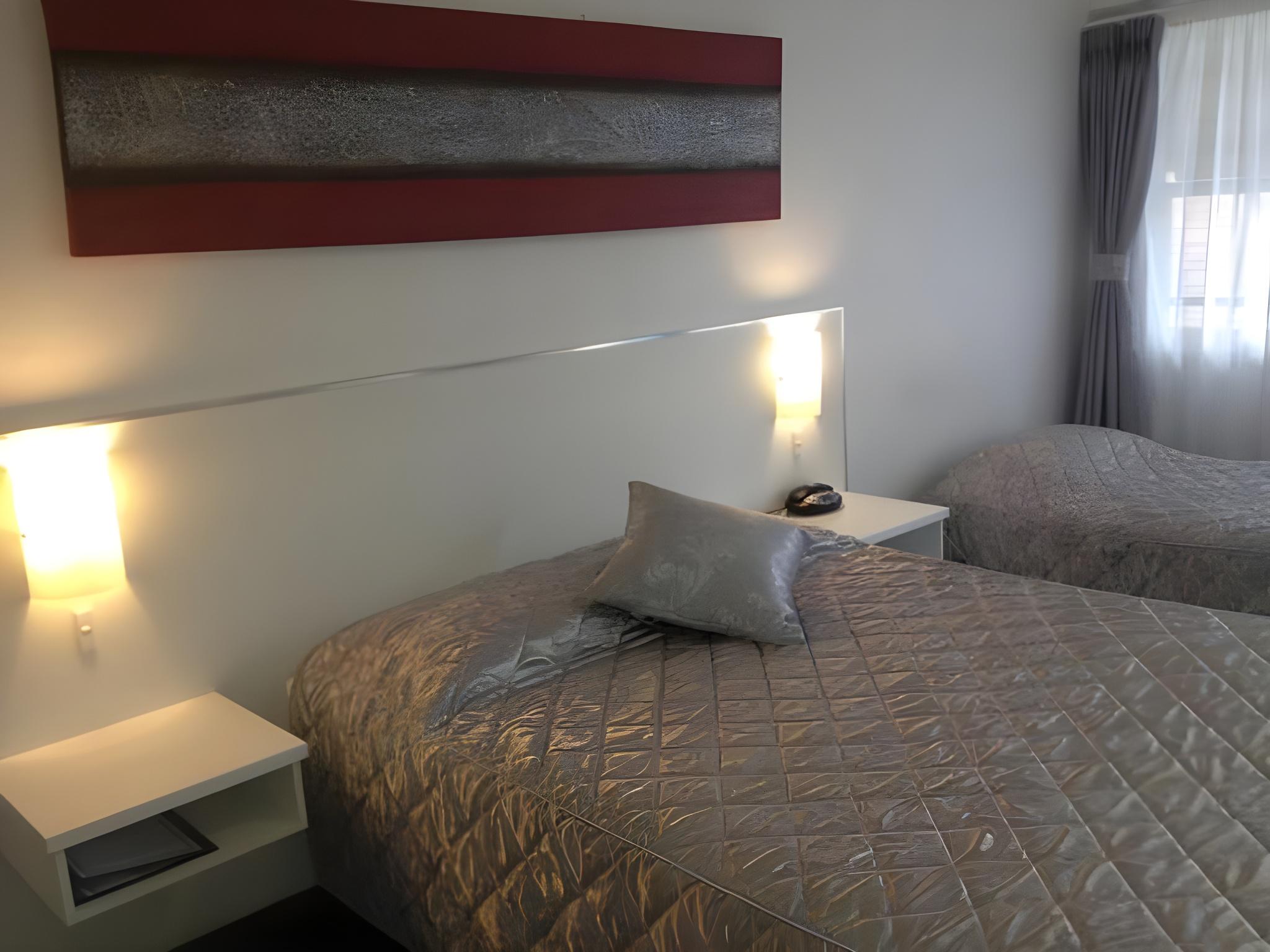 Shared, Twin Beds