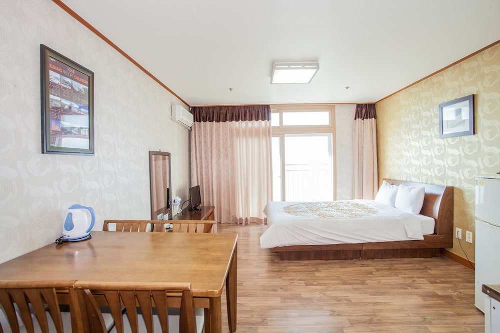 Il Sung Jeju Beach Resort 18/42