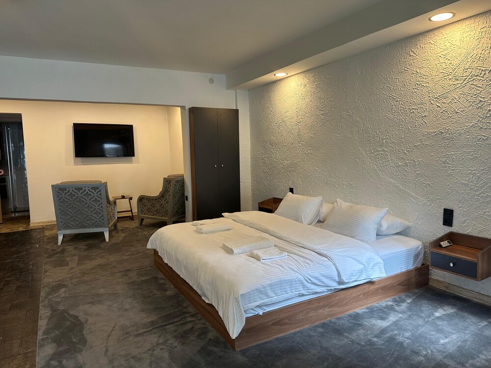 Mavilla Hotel 16/50