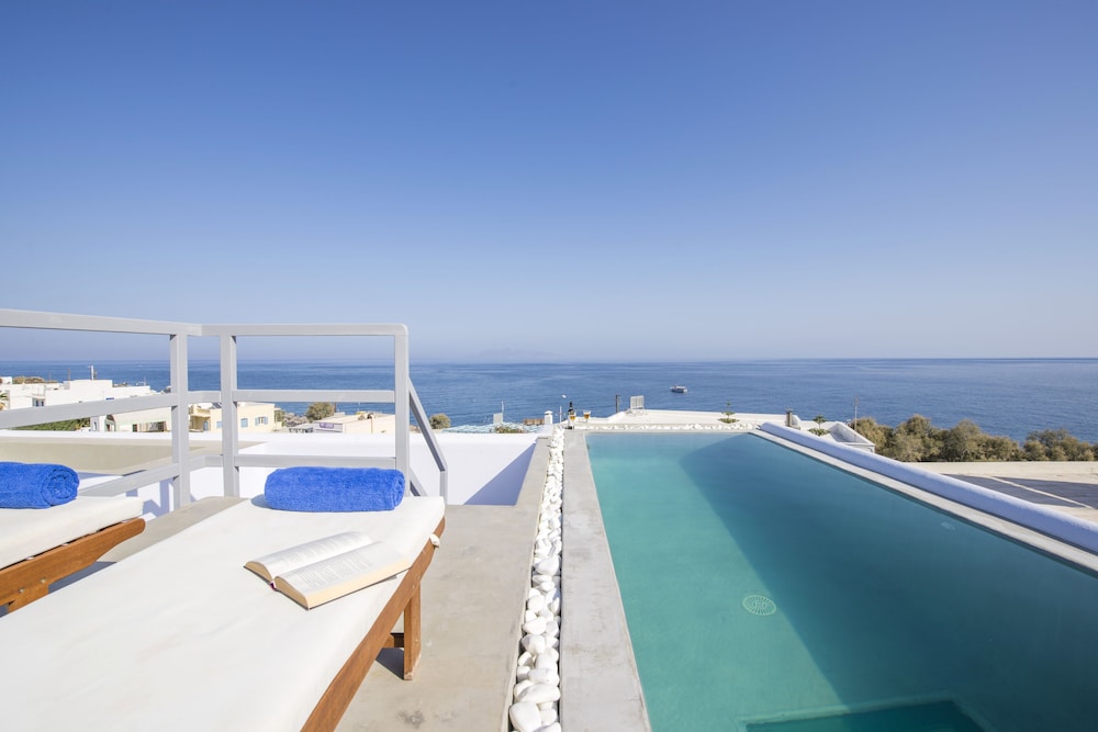 Blue Waves Hotel 63/70
