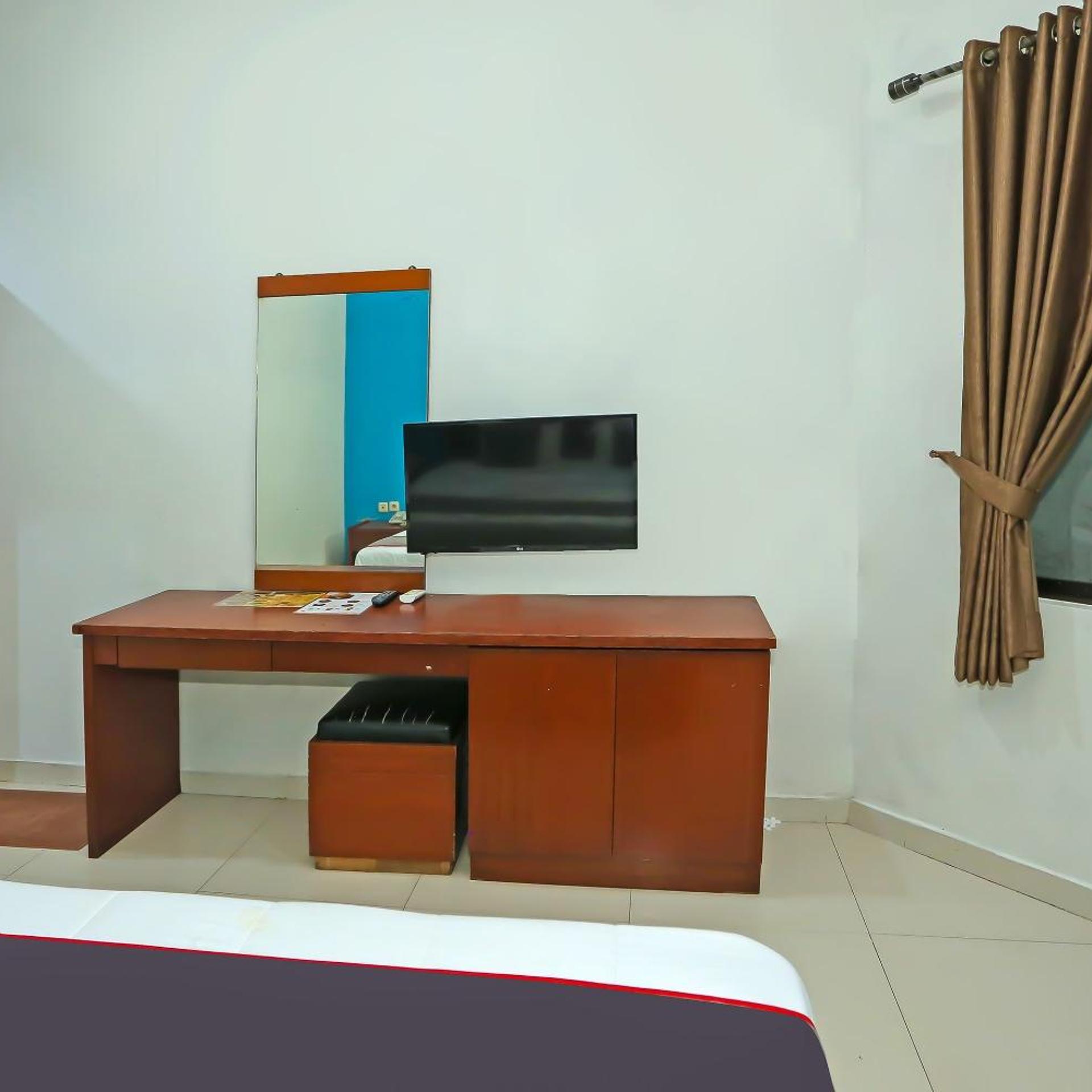 Townhouse OAK Hotel Fiducia Pasar Minggu 34/38