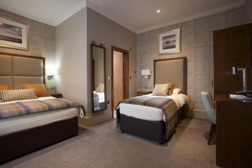 Deluxe, Family, Twin Beds, Loch View