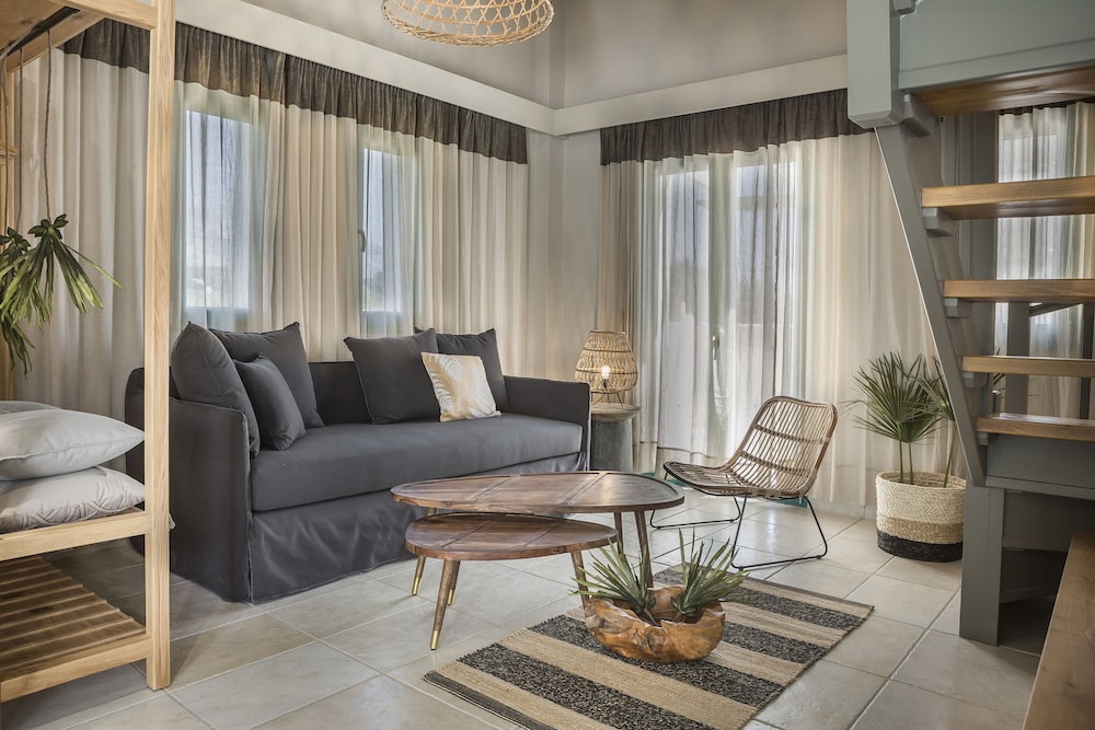 Avithos Resort 57/92