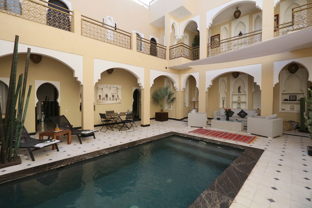Riad Dar Couscous and spa 64/68