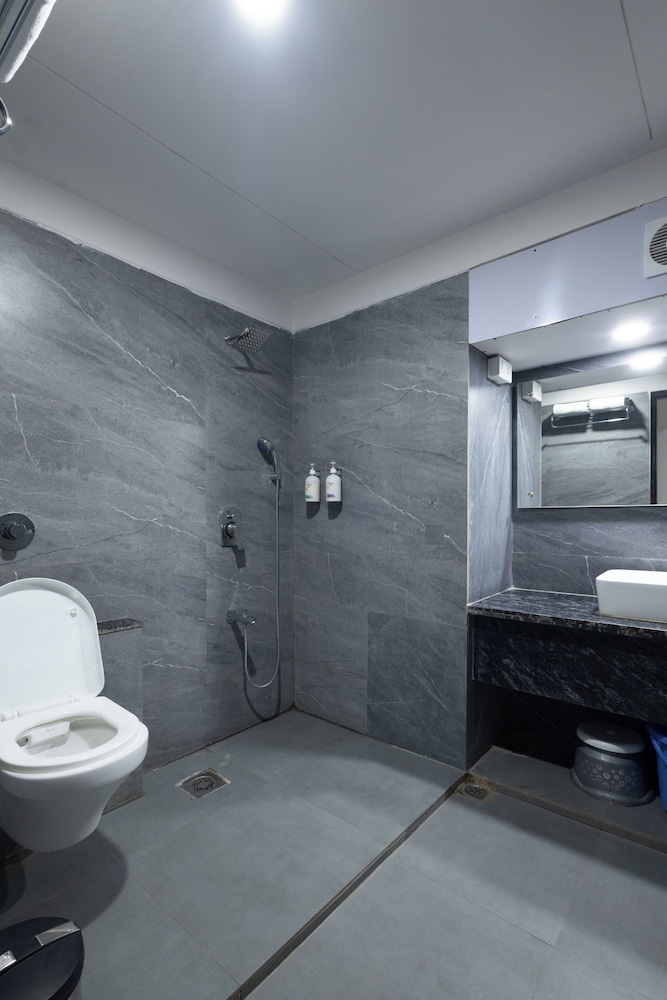 Capital O 33294 Hotel Sapphire Regency (Ex. Sapphire Regency) 44/50