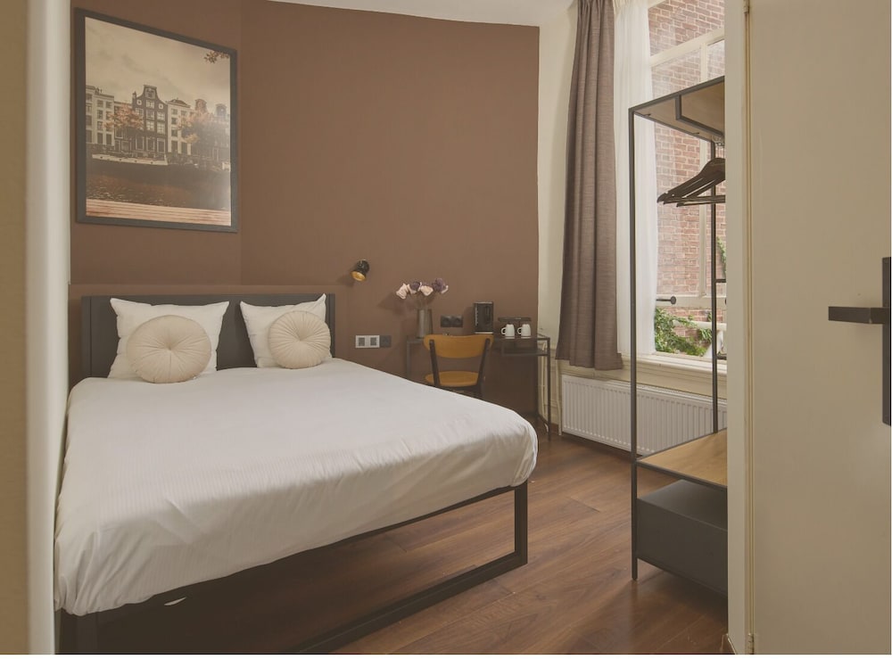 STANDARD, DOUBLE BED, PRIVATE BATHROOM
