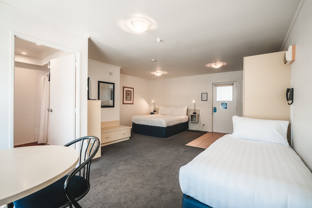 Blue Peaks Lodge and Apartments 22/63