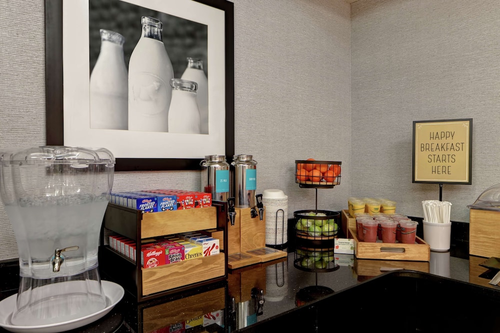 Hampton Inn Atlanta/Woodstock 23/34