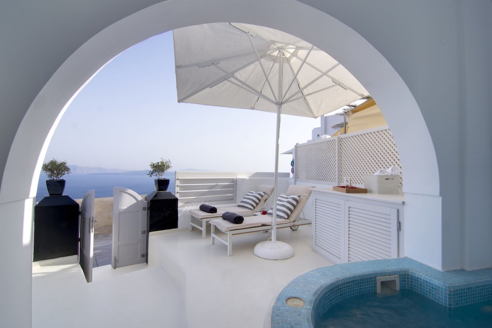 Santorini Secret Suites and Spa - Adults Only 25/50