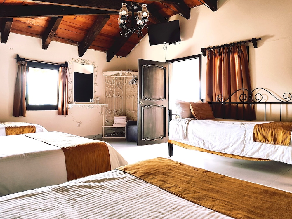 Standard, Quadruple, 2 Double and Twin Beds