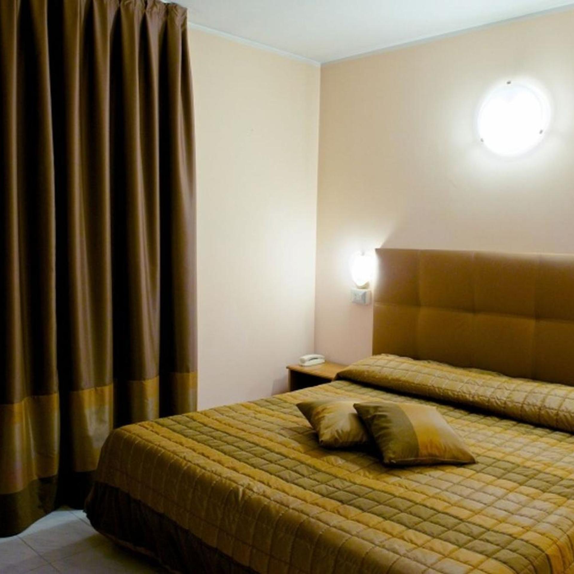 Room, Double Bed, Europa 6/10
