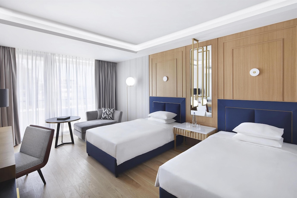 Grand Hyatt Athens 17/50