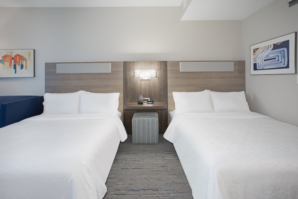 Holiday Inn Express & Suites Burley 13/37
