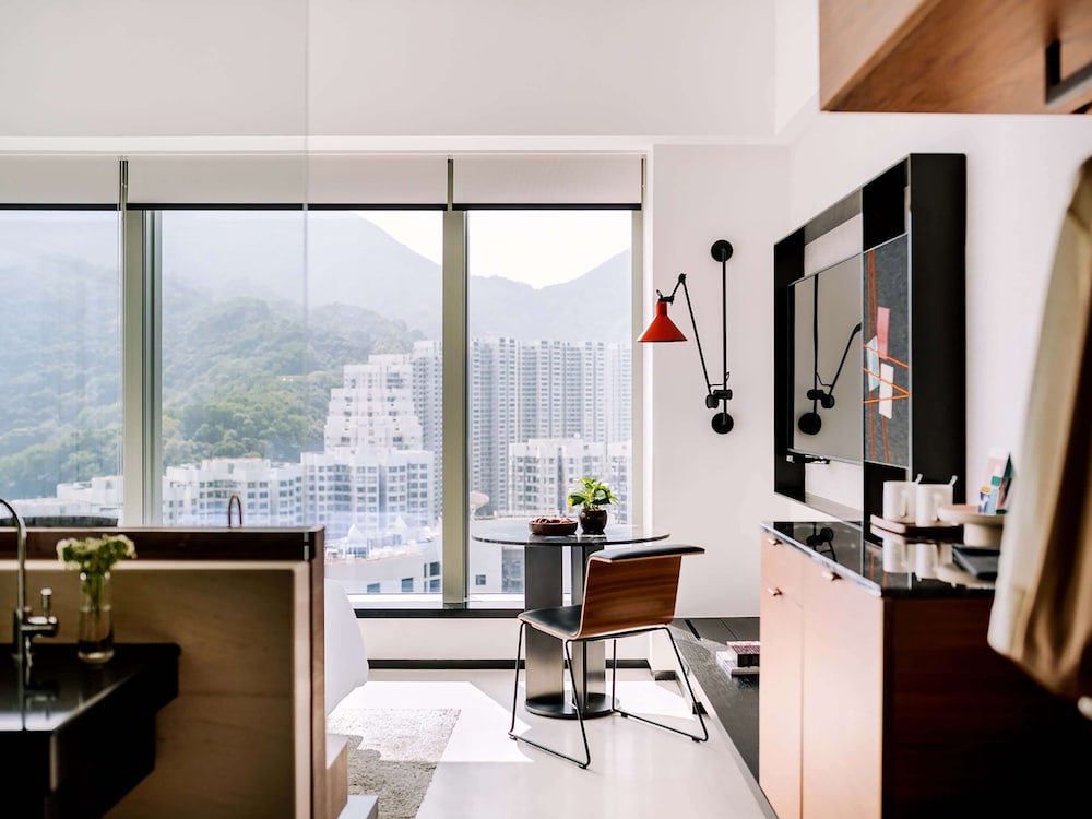 East Hong Kong Hotel 64/64