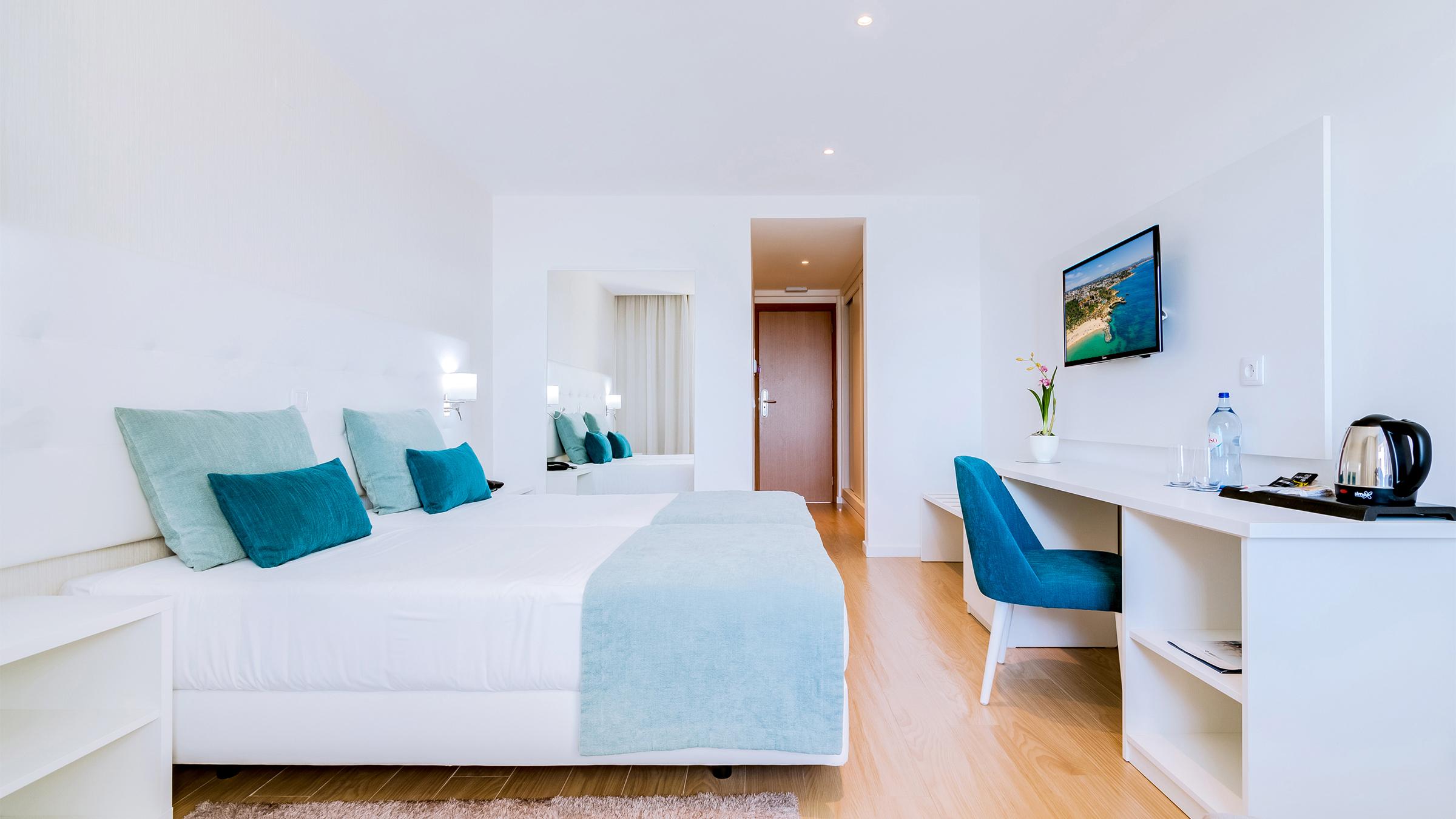 Superior, Side Sea View, Balcony
