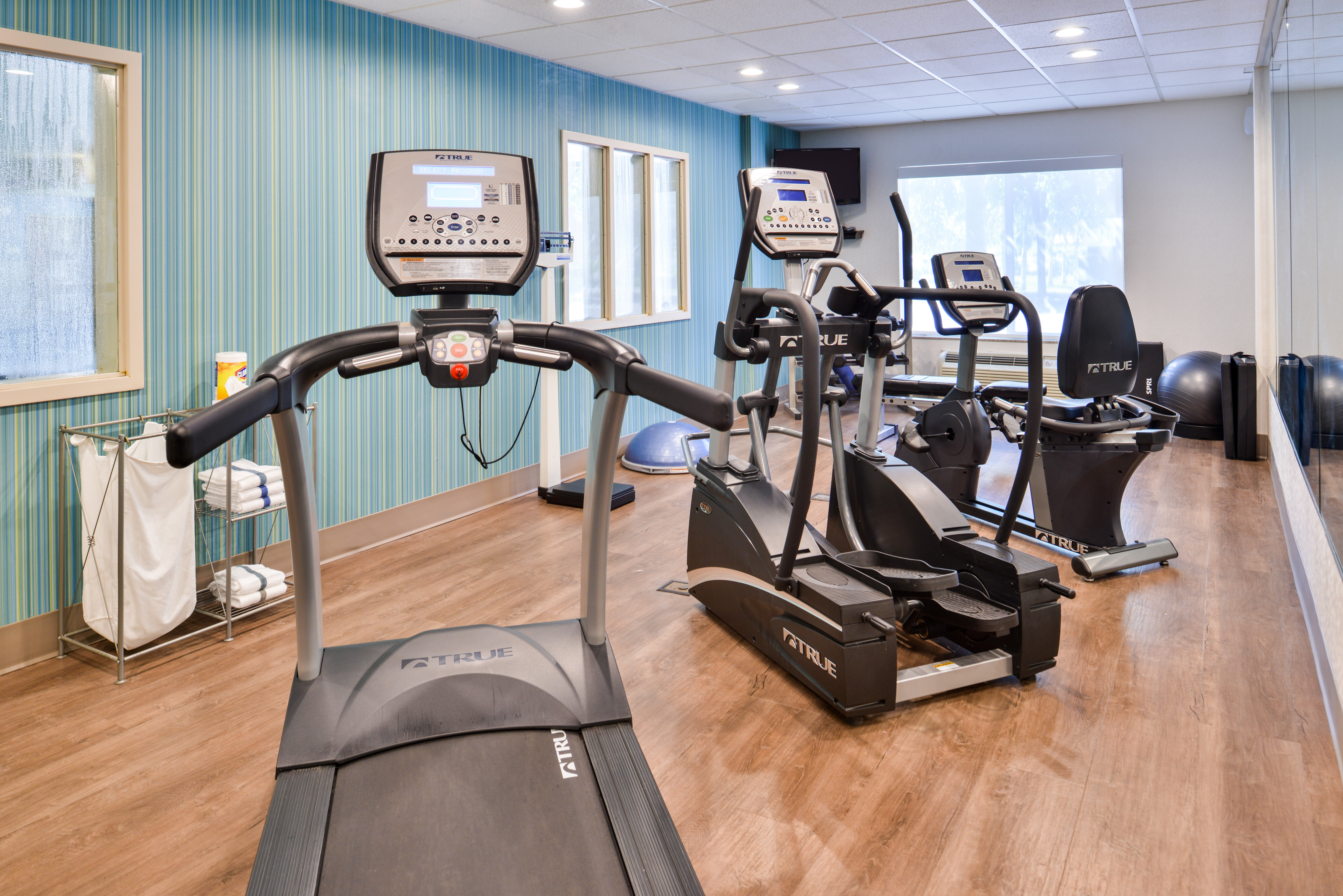 Holiday Inn Express Hotel & Suites Lacey-Olympia 29/49