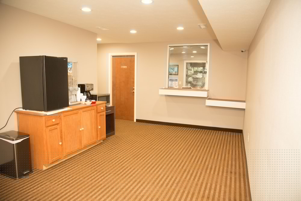 Americas Best Value Inn - Indy Northwest 16/27