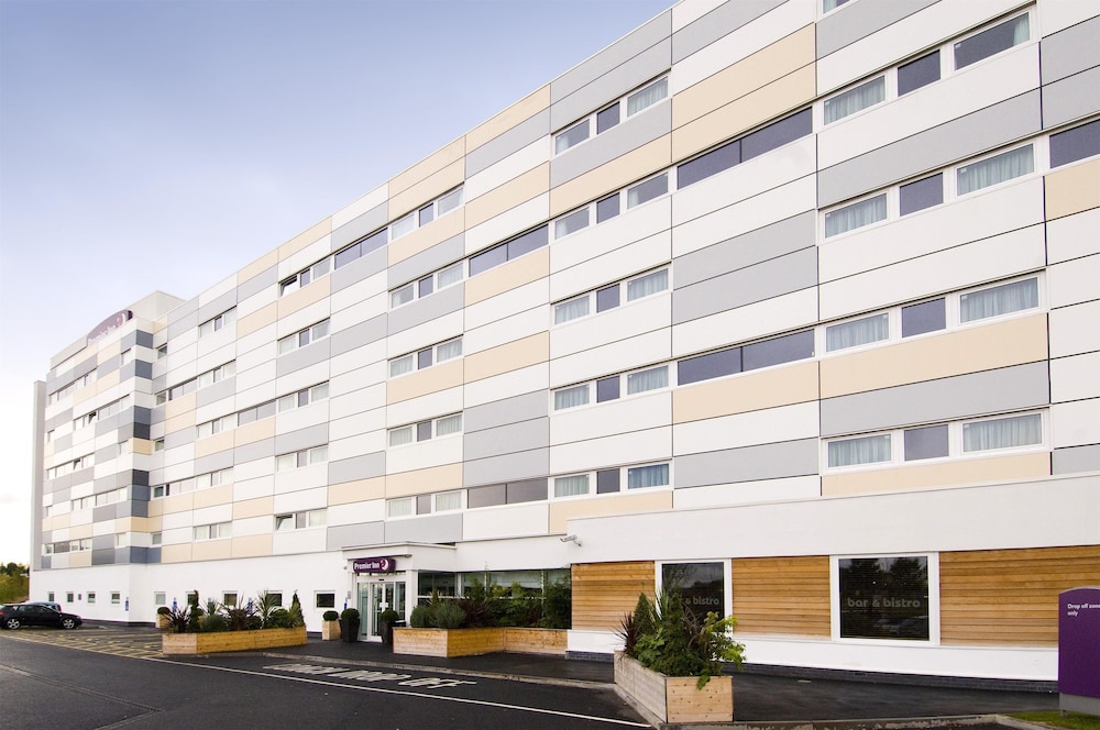Premier Inn Manchester Airport (M56/J6) Runger Lane South Hotel 6/55