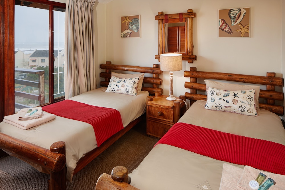Kowie River Chalets 4/19