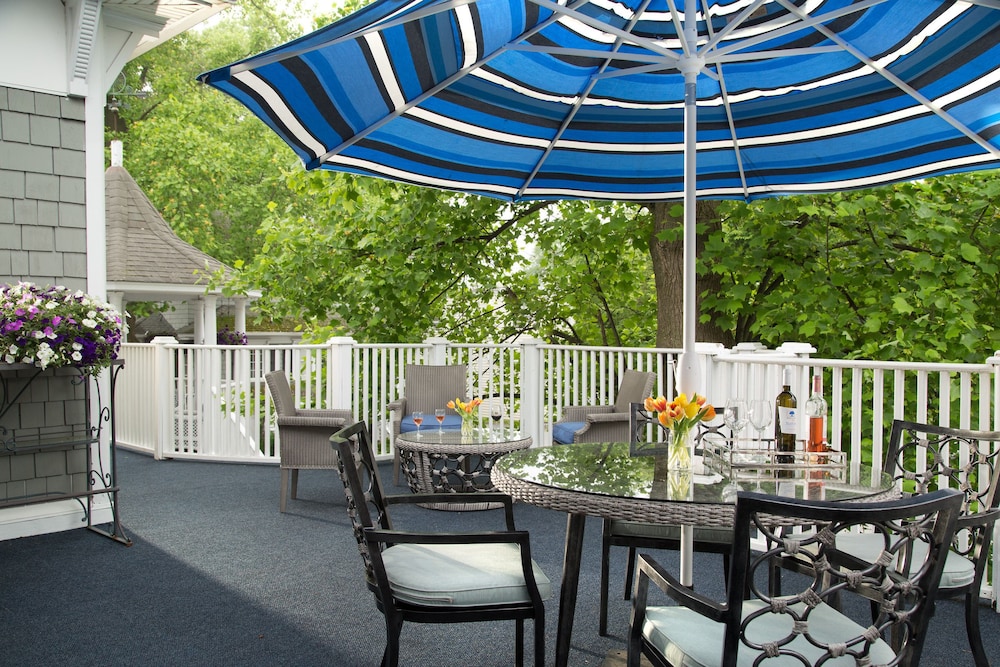 The Chateau Inn and Suites 47/57